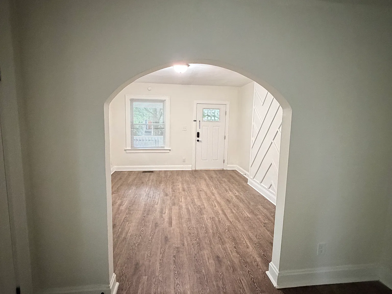 3 bed, 1300 sqft, $1,900 — Photo 3