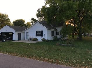 230 3rd St, Delhi, MN 56283