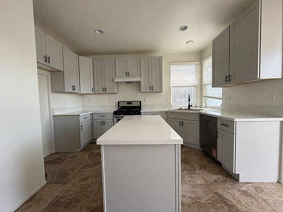 4th image of 11061 Summerwood Dr