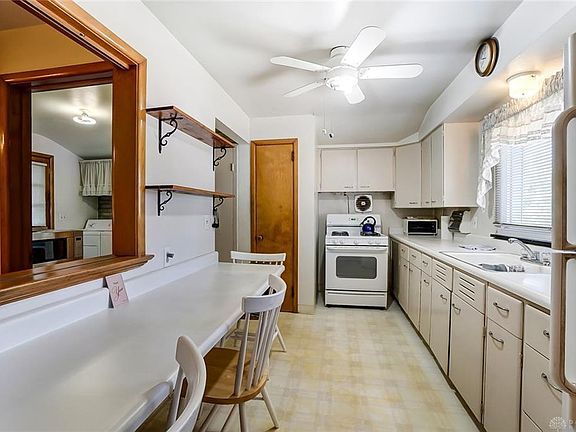 3rd image of 4002 Kittyhawk Dr