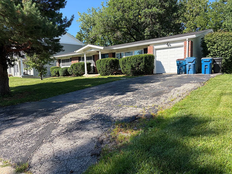 1st image of 695 Bellerive Estates Dr