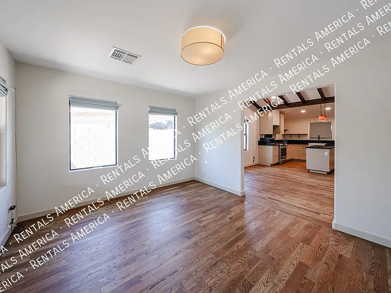 3809 N 9th St — Photo 5