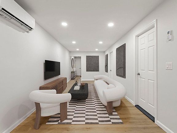5th image of 173 Van Horne St Floor 1