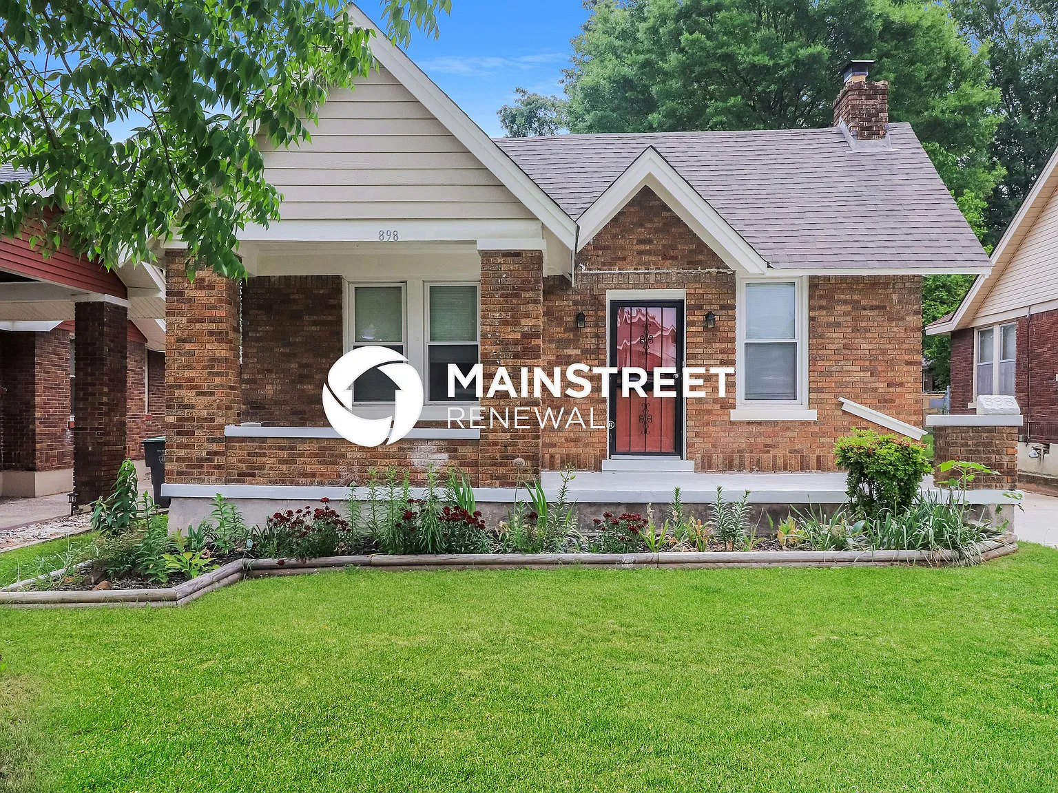 898 N Evergreen St — Photo 1