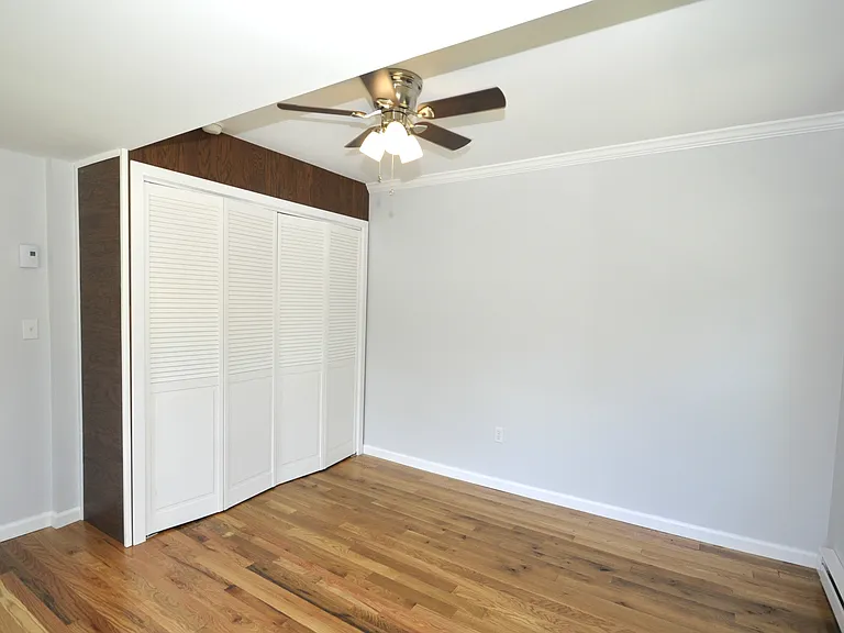17 Hough St #17 — Photo 17