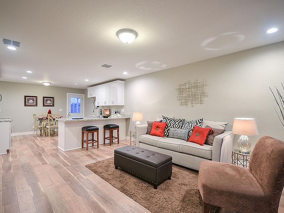 2nd image of 2105 E Parkway Dr