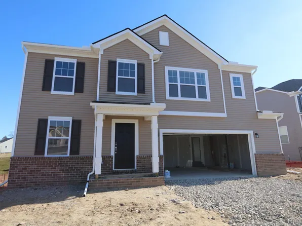 8357 Silica Dr, White Lake, MI 48386