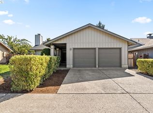 2788 Chad Dr, Eugene, OR 97408