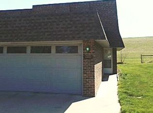 3568 Neerpark Dr, Lincoln, NE 68506
