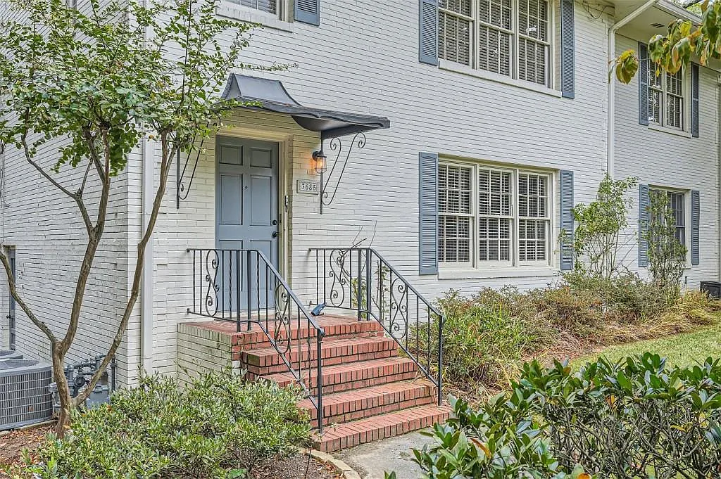 2 bed, 2.0 bath, 1667 sqft, $2,900 — Photo 2