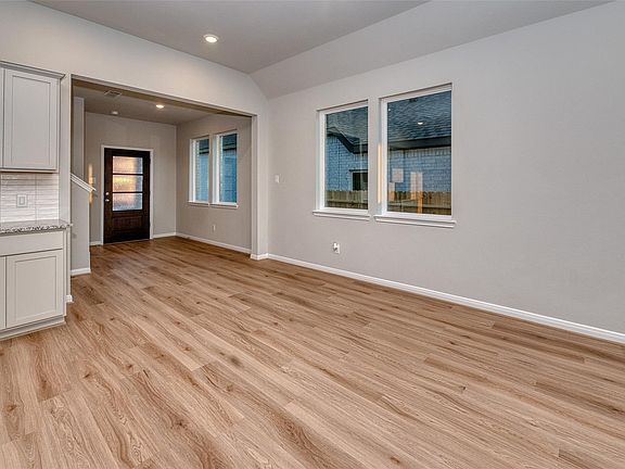 5th image of 21126 Sunlight Grove Dr