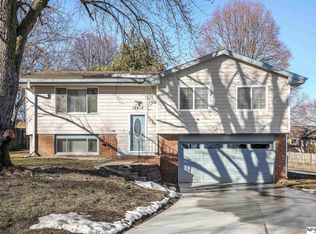 15612 N Cir, Omaha, NE 68135