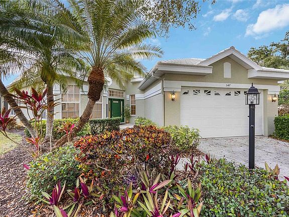 3rd image of 547 Fallbrook Dr