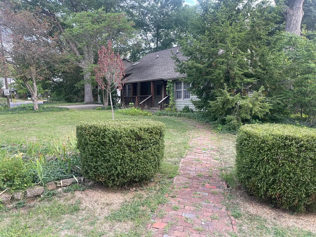 4 bed, 3.5 bath, 1900 sqft, $3,000 — Photo 2