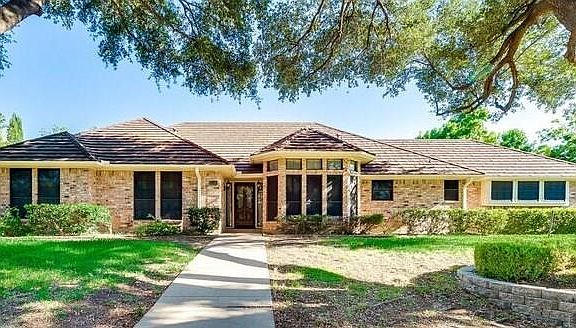 3rd image of 503 Estate Dr