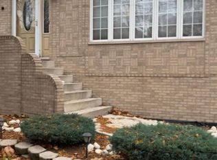 6745 W 64th Pl, Chicago, IL 60638