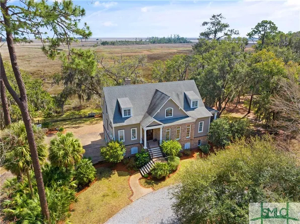 1165 Oak Bluff Road SE, Darien, GA 31305