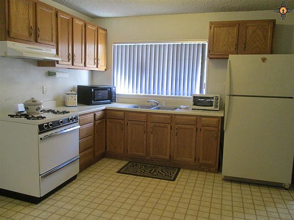 3rd image of 2621 N Northacres Dr