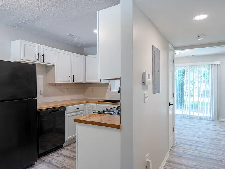 1315 S Senate Ave — Photo 9