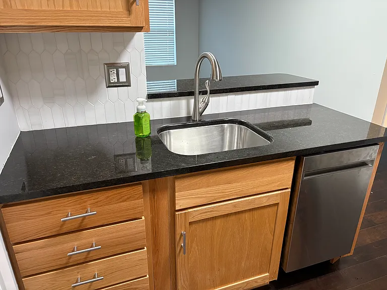 435 W 9th St #104 — Photo 3
