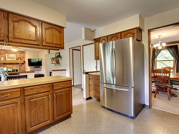 4th image of 1449 Winchell Dr