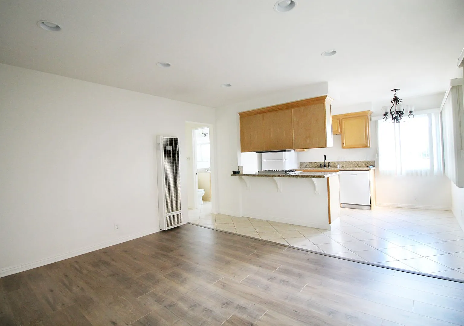 1126 Cypress Avenue — Photo 3