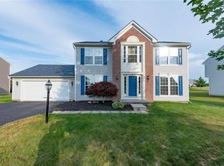 15 Warbler Ln, West Henrietta, NY 14586