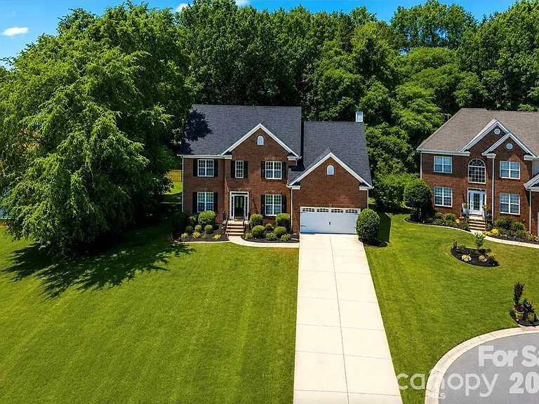 11005 Chilcomb Ct — Photo 32