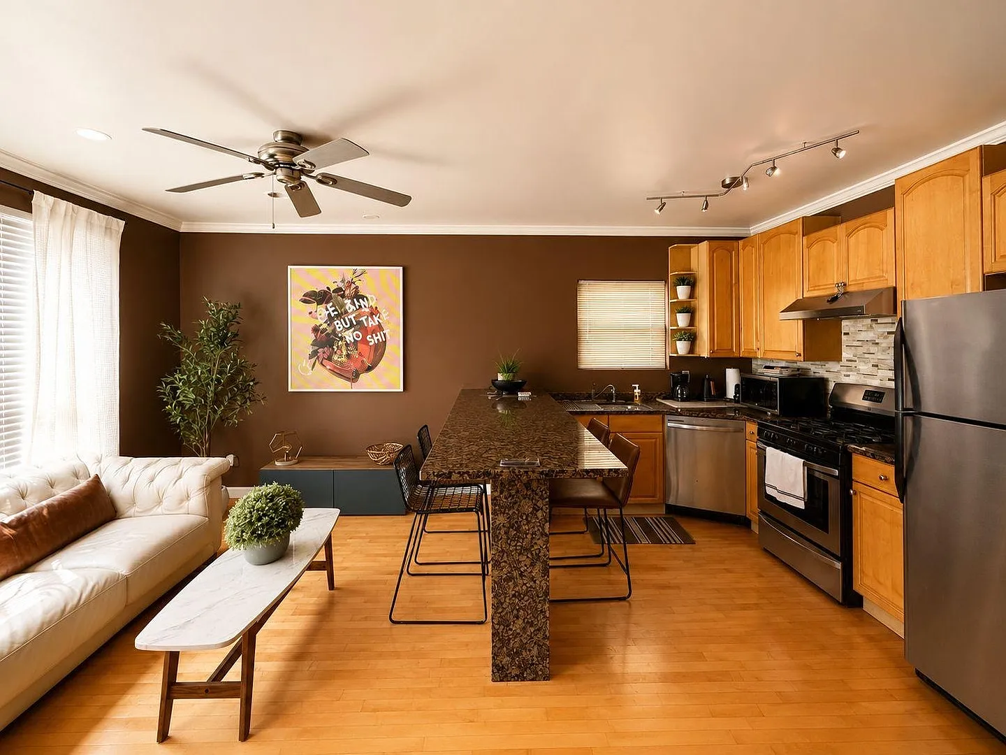 2 bed, 1000 sqft, $3,200 — Photo 4