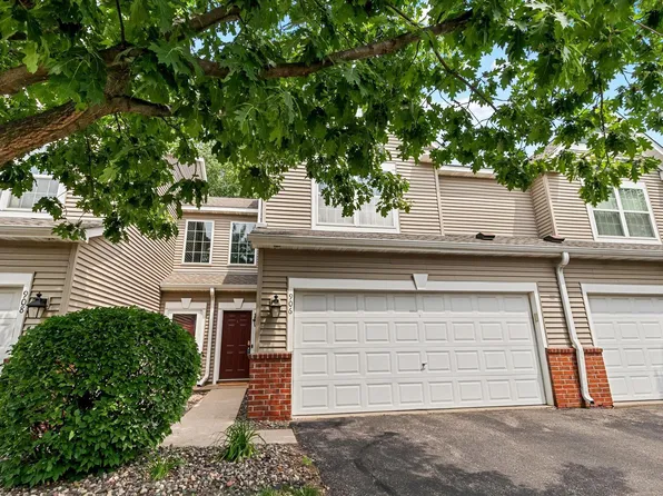 906 Village Pkwy, Circle Pines, MN 55014