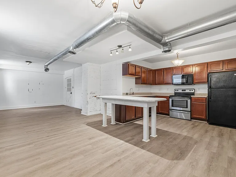 The Reese Apartments — Photo 22