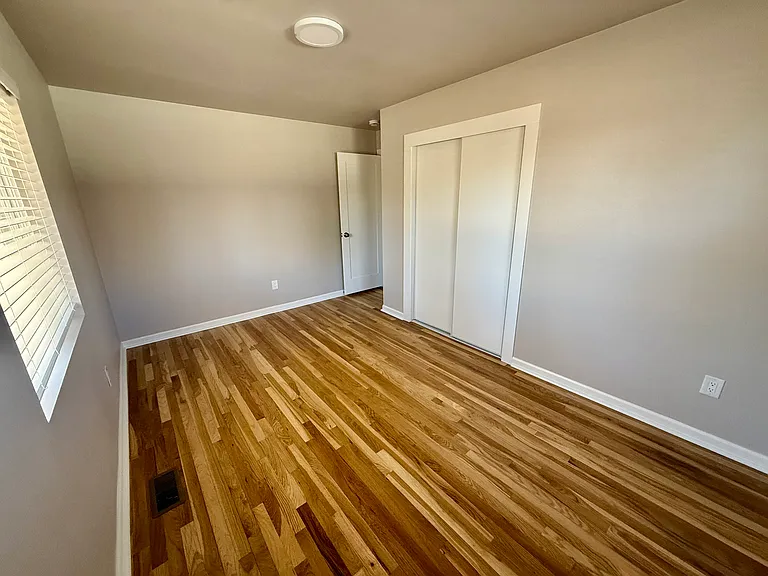 1205 S Grape St — Photo 7