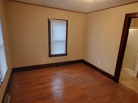 5th image of 3008 Myrtle Ave