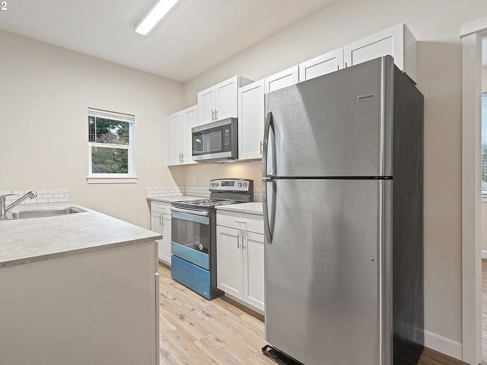 1st image of 4602B NE 59th Ave