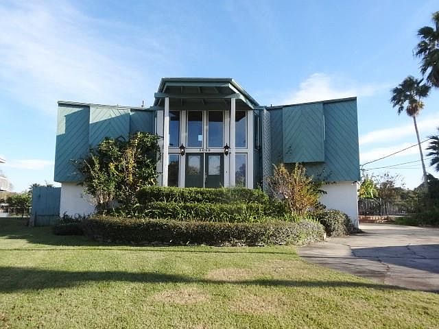 1st image of 5009 Bayou Bend Dr