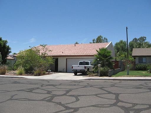 2nd image of 1535 W Vicky Ln
