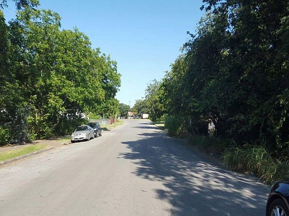 4th image of 5028 S Hampshire Blvd