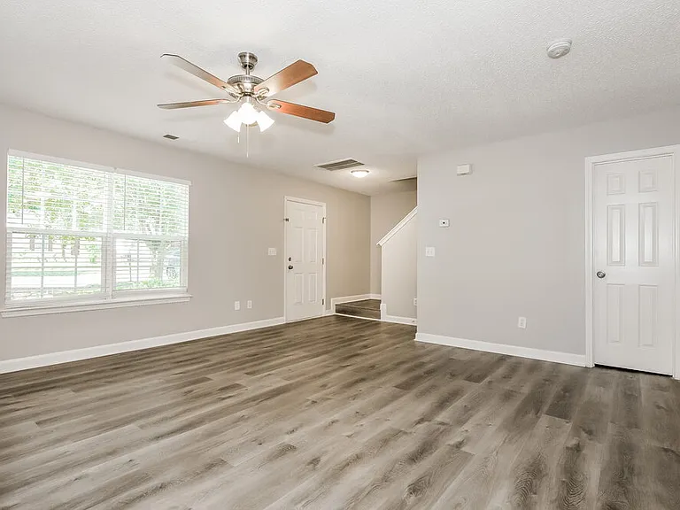 326 Kingville Dr — Photo 5