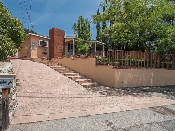 2nd image of 3027 El Caminito