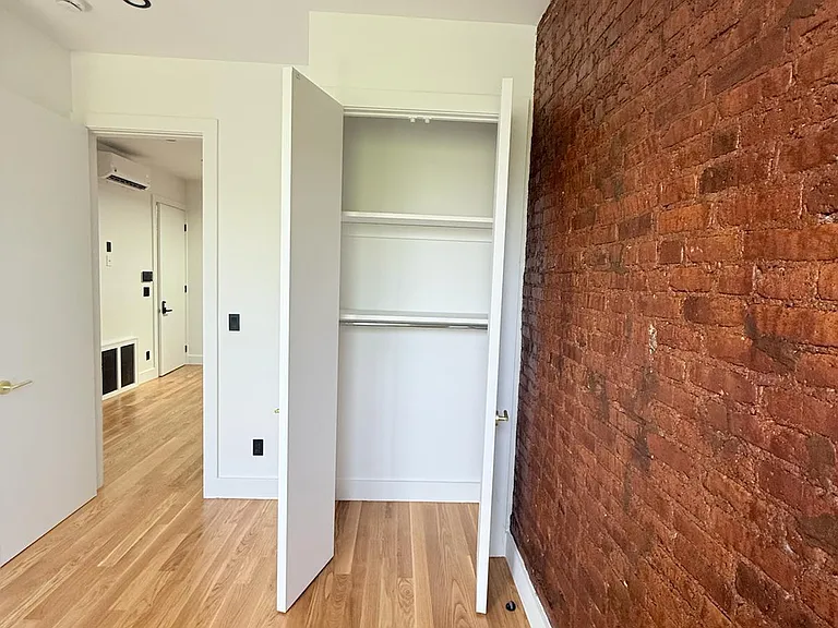 60-82 Catalpa Ave #2B — Photo 16