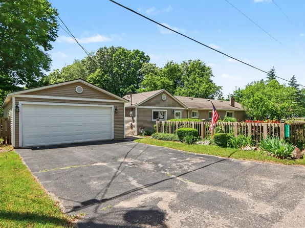 18988 32nd St, Gobles, MI 49055