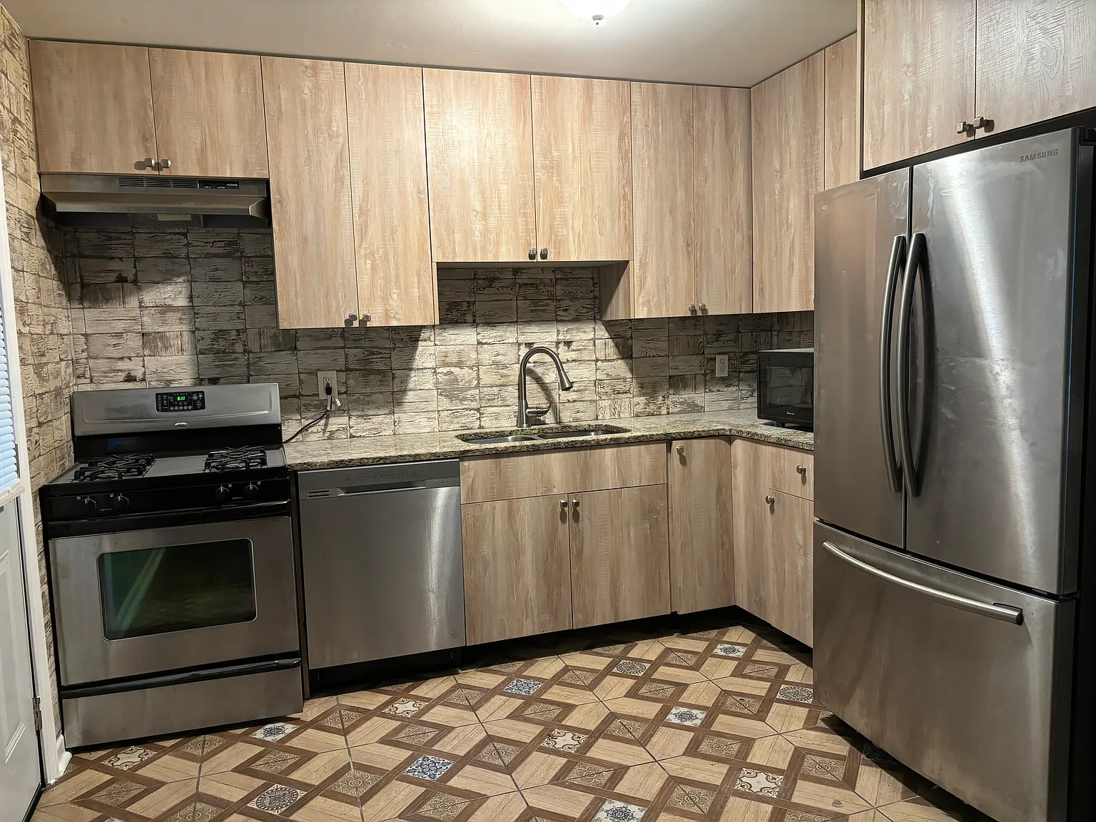 1311 Heather Circle — Photo 2