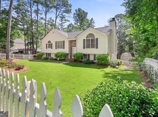 200 Natures Cove Rd, Newnan, GA 30263