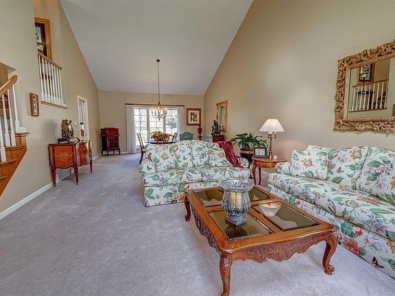5th image of 52463 Woodington Ct