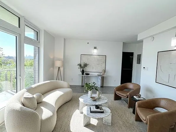 6518 Austin St #7H, Rego Park, NY 11374