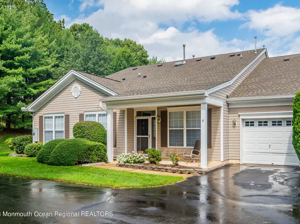 4 Greenwillows Drive, Lakewood, NJ 08701