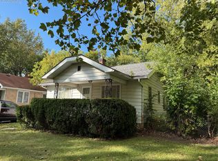 2622 Mackin Rd, Flint, MI 48504