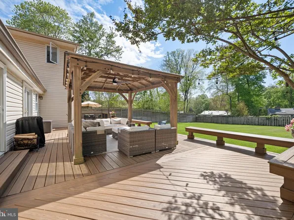 7113 Carol Ln, Falls Church, VA 22042