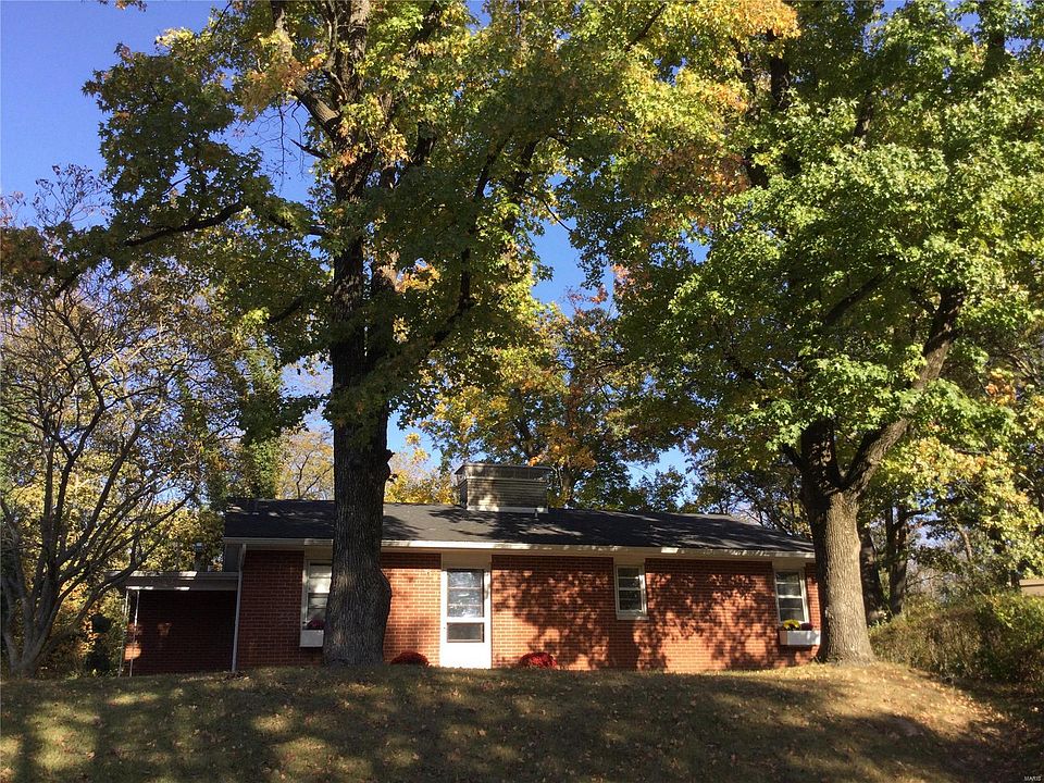 2131 Hill Crest Dr, Highland, IL 62249 Zillow