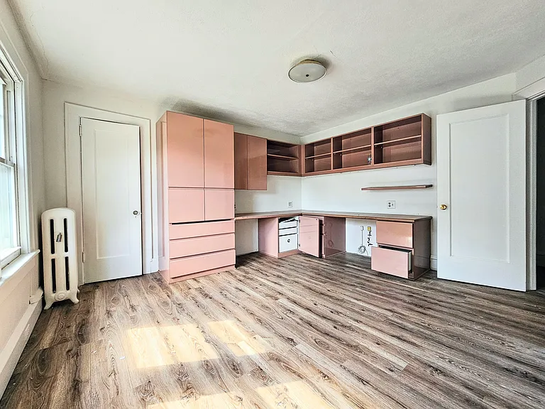 571 Charles Ave #2 — Photo 25